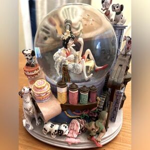Disney Cruella De Ville Cake Fiasco Snow Globe 102 Dalmatians Music Box